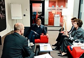 Toomas hendrik Ilves and the European Cloud Computing Council at the ICT Demo Centre. Photo: president.ee