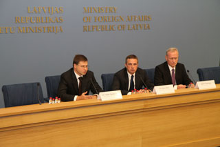 Valdis Dombrovskis, Aivia Ronis and Andris Teikmanis. Riga, 25.08.2010.