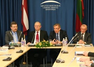 At the presentation of a study on prospects for the Lithuania-Latvia cooperation. Vilnius, 23.01.2012. Photo: urm.lt At the presentation of a study on prospects for the Lithuania-Latvia cooperation. Vilnius, 23.01.2012. Photo: urm.lt