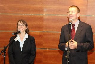 Ambassador Judith Garber and Edgars rinkevic. Riga, 2.07.2012. Photo: flickr.com 