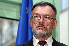 140718_vaitekunas_pet.jpg 140718_vaitekunas_pet.jpg