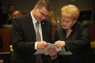 Valdis Dombrovskis and Lithuanian president Dalia Grybauskaite. Brussels, 25.03.2011. Photo: president.lt