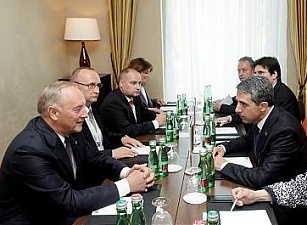 At the meeting of Andris Berzins and Bulgarian President Rosen Plevneliev. Bratislava, 13.06.2013. Photo: president.lv