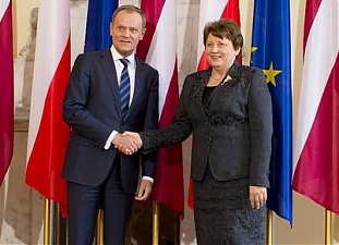 Donald Tusk and Laimdota Straujuma. Warsaw, 9.04.2014. Photo: flickr.com