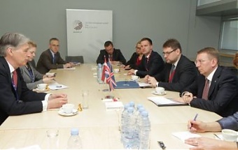 At the meeting of Philip Hammond and Edgars Rinkevics. Riga, 22.05.2015. Photo: flickr.com 