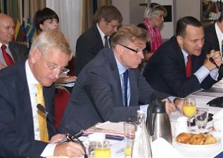 At the meeting of the Group of Friends of Ukraine in Brussels, 18.07.2011. Photo: urm.lt