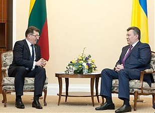 Algirdas Butkevičius and Viktor Yanukovych. Vilnius, 6.02.2013. Photo: lrv.lt