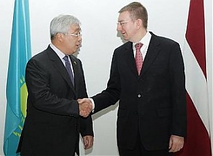 Erlan Idrisov and Edgars Rinkevics. Riga, 29.01.2014. Photo: flickr.com