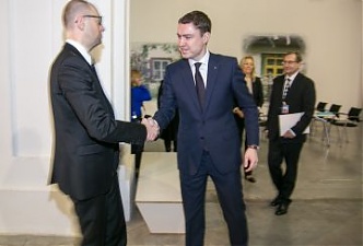 Arseniy Yatsenyuk and Taavi Rõivas. Kiev, 22.02.2015. Photo: valitsus.ee Arseniy Yatsenyuk and Taavi Rõivas. Kiev, 22.02.2015. Photo: valitsus.ee