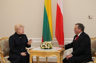 Dalia Grybauskaite and Bronislaw Komorowski.