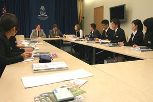 100907_japonci_mid_lt.jpg