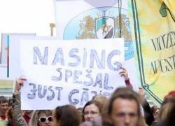 111104_stud_miting_lv.jpg 111104_stud_miting_lv.jpg