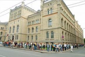 111115_latv_uni_lu_stud.jpg
