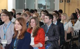 170208_lit_students.jpg 170208_lit_students.jpg