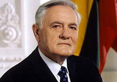 Valdas Adamkus.