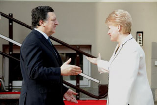 Jose Manuel Barroso and Dalia Grybauskaite.
