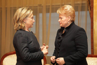 Hillary Clinton and Dalia Grybauskaite. Astana, 1.12.2010.