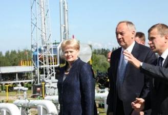 Dalia Grybauskaitė and Andris Berzins at the underground gas storage facility in Incukalns, 13.06.2012. Photo: president.lt