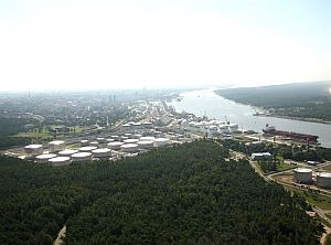 130122_klaip_nafta.JPG