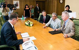 lgirdas Butkevicius at the meeting with the representative of the U.S. company Chevron. Photo: lrv.lt 