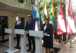 Taavi Roivas, Algirdas Butkevicius and Laimdota Straujuma in Vilnius. Photo: flickr.com