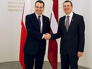 Radoslaw Sikorski and Edgars Rinkevics. Riga, 13.02.2013.