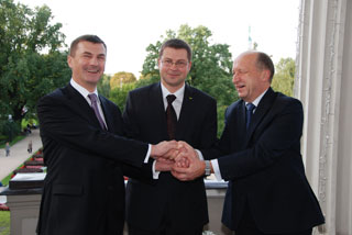 Andrus Ansip, Valdis Dombrovskis and Andrius Kubilius.