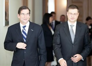 Robert Greifeld and Valdis Dombrovskis. Riga, 27.06.2012. Photo: flickr.com