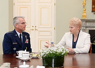 Paul J. Selva and Dalia Grybauskaite. Vilnius, 20.08.2014. Photo: lrp.lt
