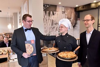 160420_pizza_hut_audeju_otkrit.jpg