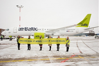 161130_air_baltic_cs300.jpg