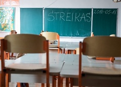 Lithuanian teachers stage warning strike Lithuanian teachers stage warning strike