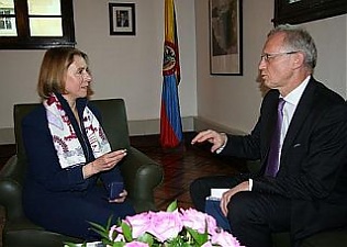 Monica Lanzetta and Andris Teikmanis. Bogota, 18.04.2013. Photo: flickr.com