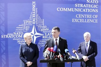 Latvian and lithuanian presidents at the NATO STRATCOM opening in Riga, 20.08.2015. Photo: president.lv