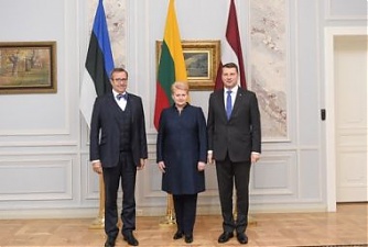 Toomas Hendrik Ilves, Dalia Grybauskaite and Raimonds Vejonis in Palanga. Photo: lrp.lt