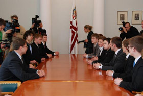 100512_minist_kabmin.jpg