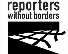 100826_reporters_without_bo.jpg