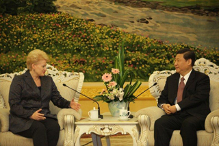 Dalia Grybauskaitė and Xi Jinping. Beijing, 26.10.2010. Dalia Grybauskaitė and Xi Jinping. Beijing, 26.10.2010.
