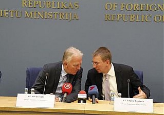 Villy Sovndal and Edgars Rinkevics. Riga, 27.08.2012. Photo: flickr.com