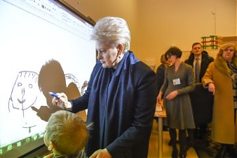 Dalia Grybauskaite at the Vilnius Child Development Centre. Photo: lrp.lt