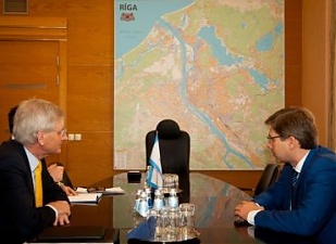 Carl Bildt and  Nils Usakovs. Riga, 5.03.2015. Photo: riga.lv