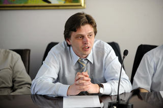 Peter Pavuk at a roundtable in the BIA. Riga, 27.04.2011. Photo by Maris Morkans.
