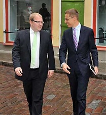 Urmas Paet and Alexander Stubb. Tallinn, 21.06.2010.