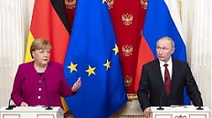 Angela Merkel and Vladimir Putin push ahead with pipeline Angela Merkel and Vladimir Putin push ahead with pipeline