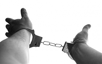 180917_handcuffs.jpg