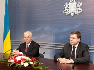 Николай Азаров и Валдис Домбровскис. Рига, 10.02.2012. Фото: flickr.com