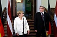 Меркель: Латвия прекрасно справилась с экономическим кризисом