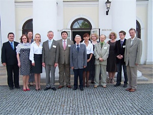 Группа ученых из Латвии и Польши возле Академии Подласка. 10.06.2010.