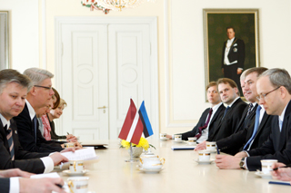 На встрече президента Латвии и премьера Эстонии. Рига, 29.04.2011. Фото: president.lv