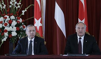 Реджеп Тайип Эрдоган и Андрис Берзиньш. Рига, 23.10.2014. Фото: president.lv